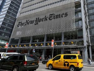 New York Times, Yahudi karşıtı serbest muhabirleri işe aldığı için eleştirilerin hedefinde