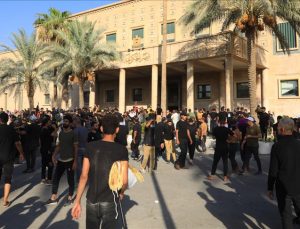 Irak güçleri, Sadr yanlılarını Hükümet Sarayı’ndan çıkardı