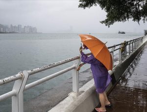 Hong Kong’da tayfun alarmı: Okullar ve borsa geçici olarak kapatıldı