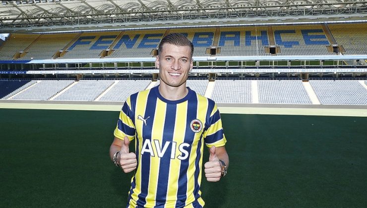 Fenerbahçe, Ezgjan Alioski’nin transferini duyurdu