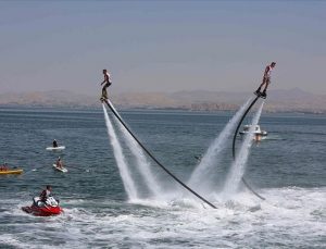 “10. Van Denizi Su Sporları Festivali” başladı