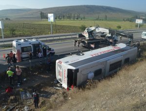 Afyonkarahisar’da yolcu otobüsü devrildi: 1 ölü, 38 yaralı
