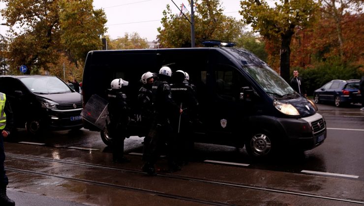 Sırbistan’da LGBT karşıtlarına polis müdahale etti