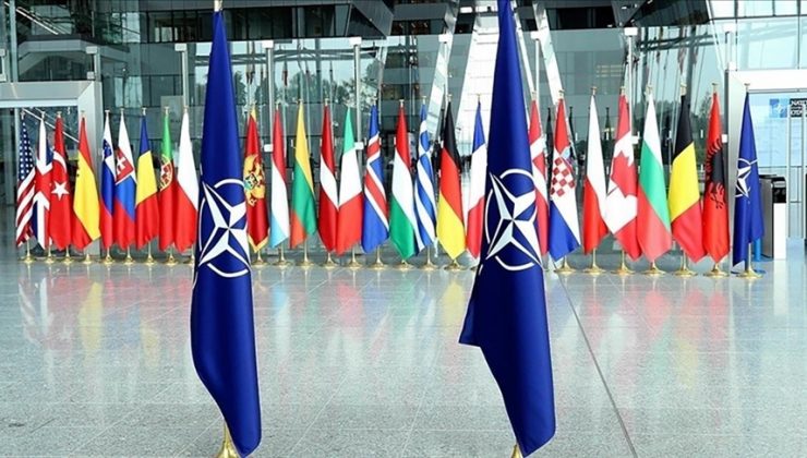 NATO Kosova’daki asker sayısını artırıyor