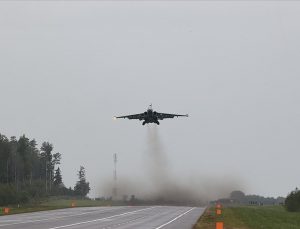 Bulgaristan’da Su-25 savaş uçağı düştü