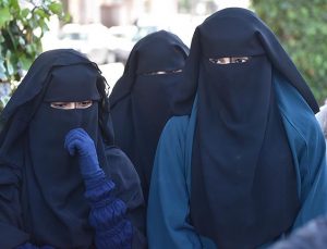 Hollanda’da burka yasağının kaldırılması için önemli adım