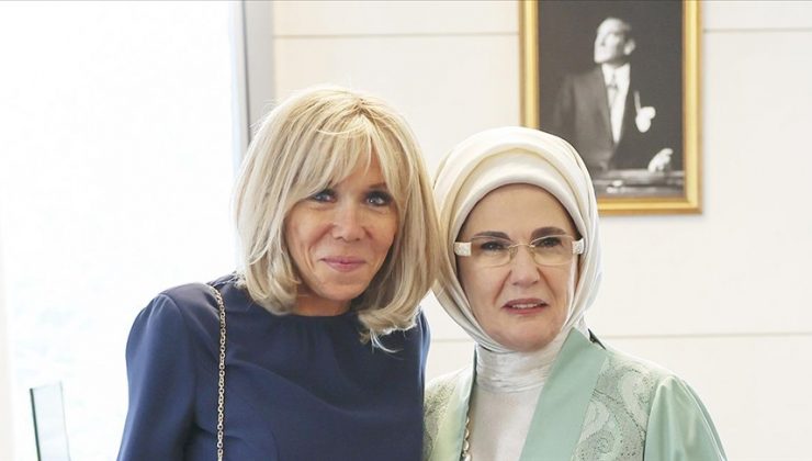 Emine Erdoğan, Brigitte Macron ile görüştü