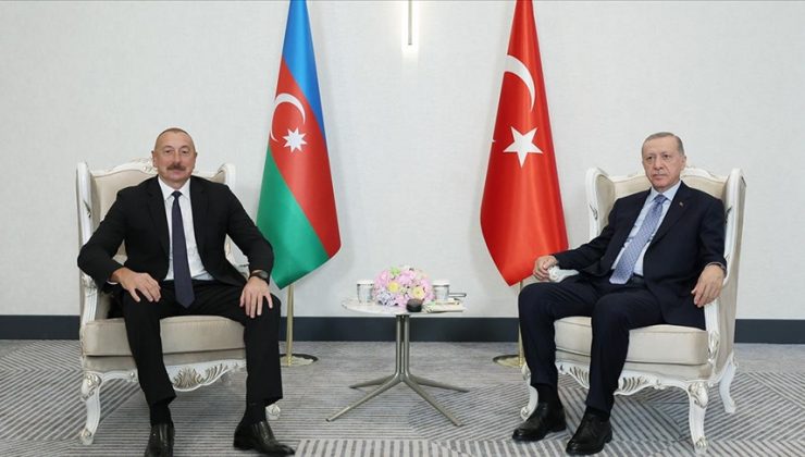 Cumhurbaşkanı Erdoğan, Azerbaycan Cumhurbaşkanı Aliyev ile bir araya geldi