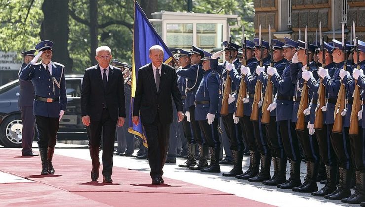 Cumhurbaşkanı Erdoğan, Bosna-Hersek’te Resmi törenle karşılandı