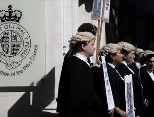 İngiltere ve Galler’de ceza avukatlarından süresiz grev