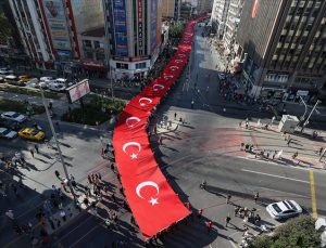 İzmir’de 100. yıl coşkusu