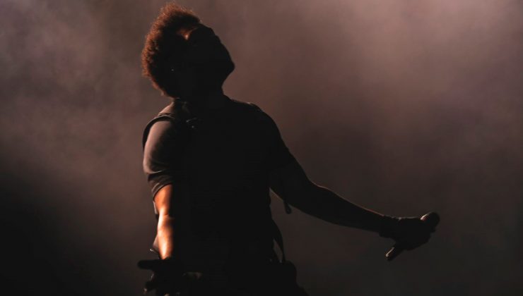 The Weeknd “sesimi kaybettim” diyerek sahneden indi