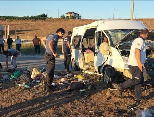 Samsun’da tarım işçilerini taşıyan minibüs devrildi, 27 kişi yaralandı