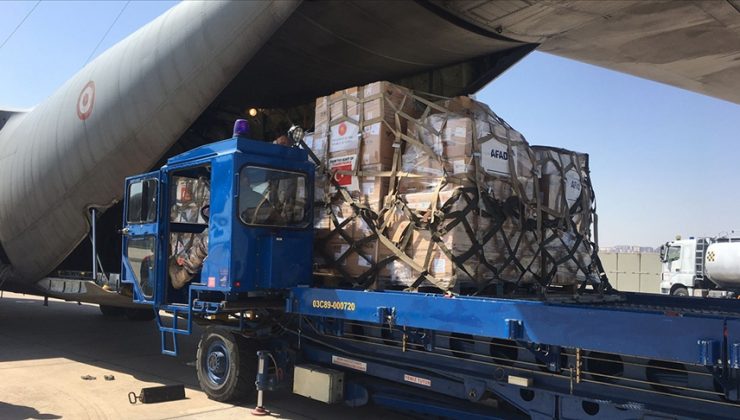 İnsani yardım malzemelerini taşıyan 11’inci uçak Pakistan’a ulaştı