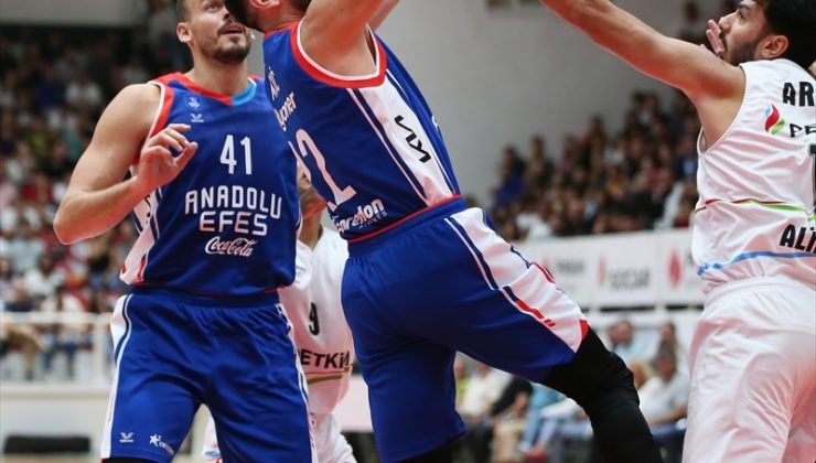 Anadolu Efes tek periyod yetti 79-89