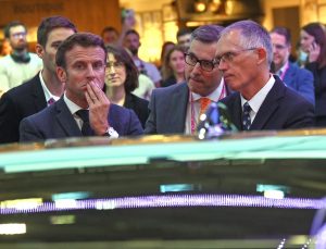 Paris Otomobil Fuarı’nda yeni elektrikli araçlar: Macron, devlet sübvansiyonlarını artırıyor