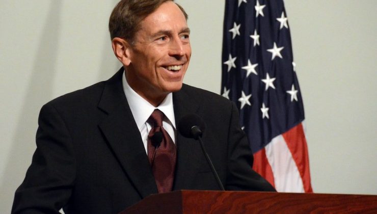 David Petraeus’tan nükleer uyarı