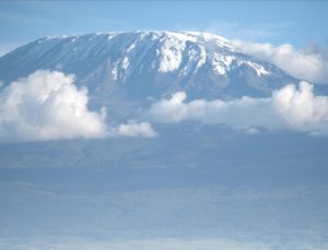 Kilimanjaro 6 gündür alev alev yanıyor
