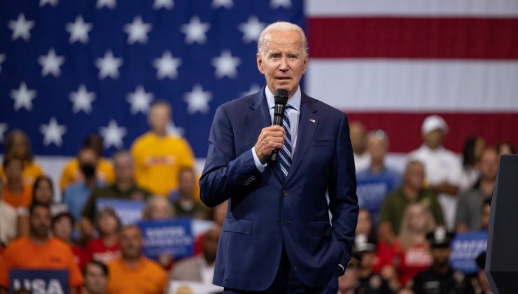 Biden stratejik rezervden 15 milyon varil piyasaya sürüyor