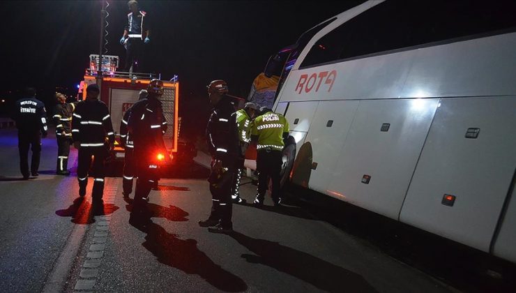 Amasya’da yolcu otobüsü ile tır çarpıştı: 2 ölü, 20 yaralı
