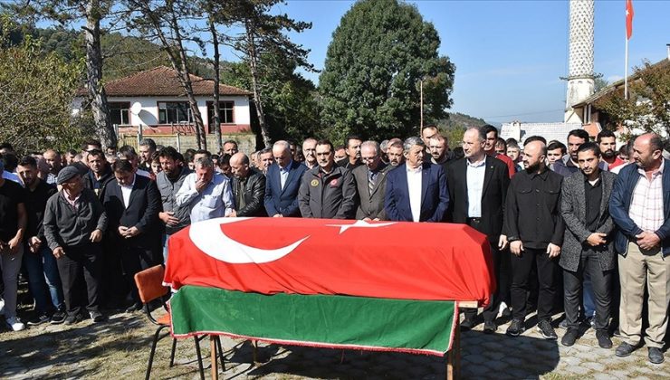 Maden ocağındaki patlamada hayatını kaybeden işçiler son yolculuğuna uğurlanıyor