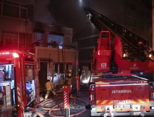 Beyoğlu’nda korkutan yangın