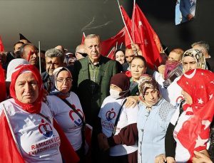 Erdoğan, Diyarbakır anneleriyle bir araya geldi