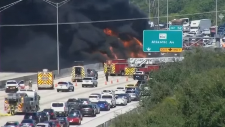 Florida’da korku dolu anlar: Petrol tankeri alev aldı