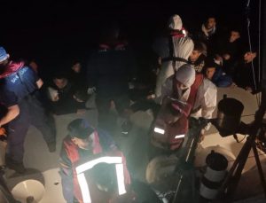 Yunanistan’ın ölüme ittiği 51 düzensiz göçmen kurtarıldı