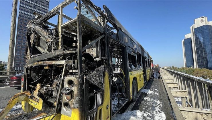 Beşiktaş’ta İETT otobüsü yandı