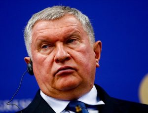 Rosneft Başkanı İgor Seçin: İngiliz bp hala hissedarımız