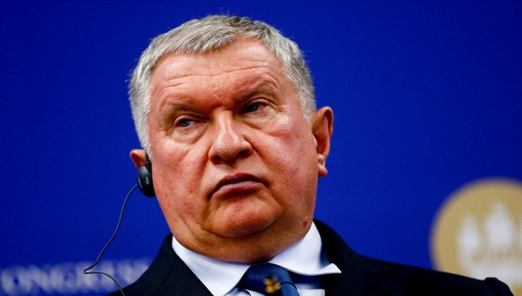 Rosneft Başkanı İgor Seçin: İngiliz bp hala hissedarımız