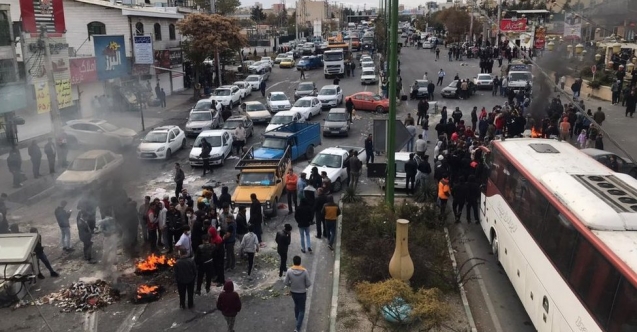 İran’da petrol işçileri, gösterilere destek için greve gitti