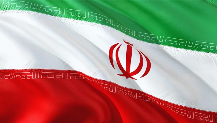 İran, Kur’an-ı Kerim yakılmasını kınadı