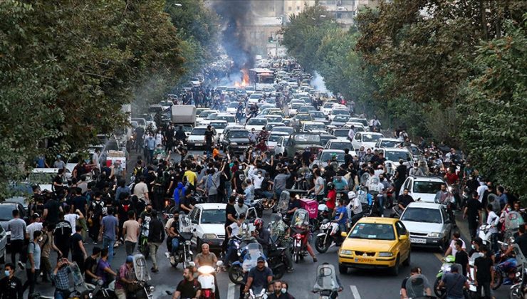 İran’da Mahsa Emini’nin ölümünden sonra başlayan protestolar sürüyor