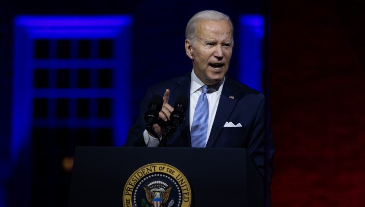 Biden: Yarı otomatik silahların yasaklanmasına yönelik yasayı Kongre’den geçirmeliyiz