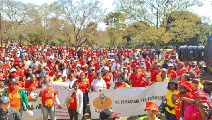 Güney Afrika’da grev yapan liman işçilerine zam yapıldı