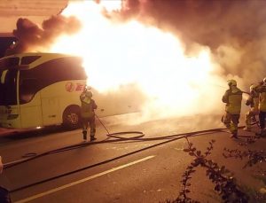 Ankara’da seyir halindeki yolcu otobüsü yandı!
