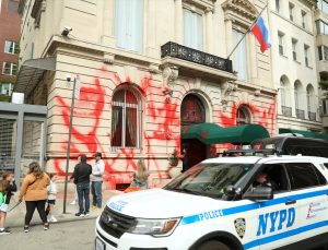 New York Rus Konsolosluğu sprey boyayla tahrip edildi