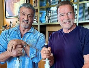 Schwarzenegger ve Stallone’den ‘Cadılar Bayramı’ mesajı