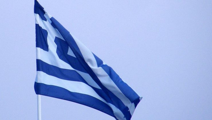 Yunanistan’da “Kur’an-ı Kerim” yazılı top satışına tepki