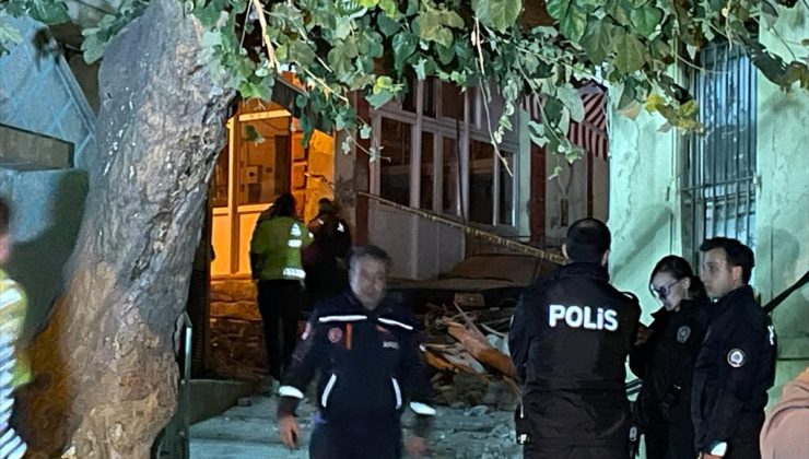 İzmir’de korkutan deprem: Hasar ihbarları yapıldı, yaralılar var