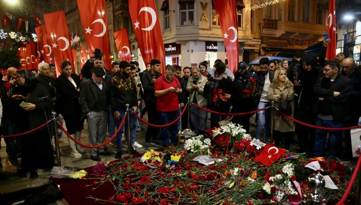 Terör saldırısında hayatını kaybedenler İstiklal Caddesi’nde anılıyor