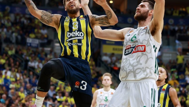 Fenerbahçe Panathinaikos’u Atina’ya İzmir marşıyla gönderdi