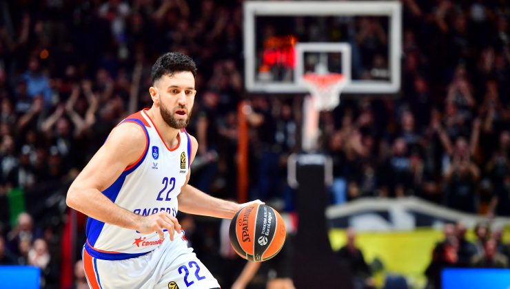 Anadolu Efes İtalya’da krallar gibi