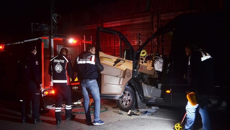 Tiyatrocuları taşıyan minibüsle kamyon çarpıştı, 3 kişi öldü, 8 kişi yaralandı
