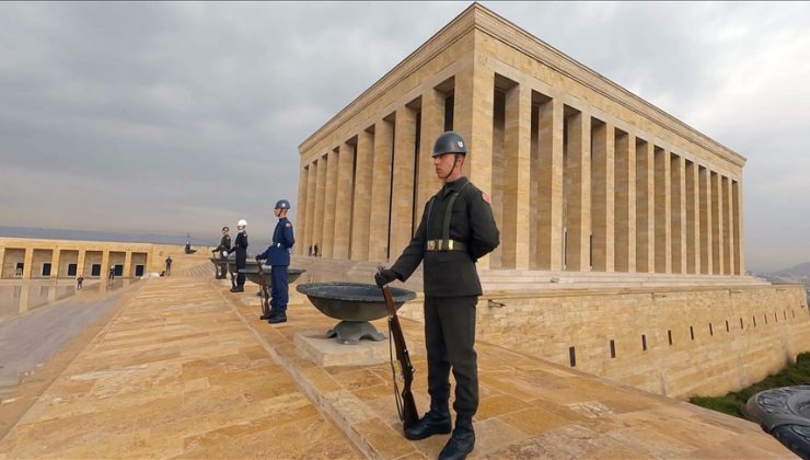 MSB’den Anıtkabir’in “saygı nöbetçileri” paylaşımı