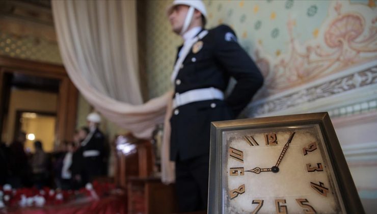 Büyük Önder Atatürk, Dolmabahçe Sarayı’ndaki odasında törenle anıldı