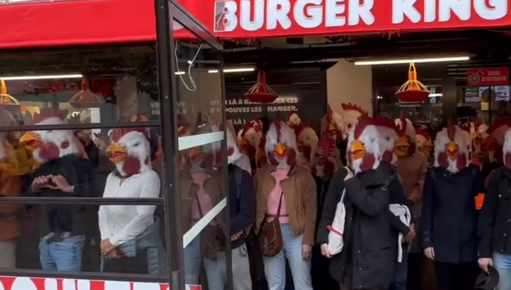 Tavuk maskeleriyle fast food restoranını bastılar