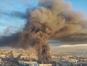Bursa’da yanan fabrikadan çıkan duman kenti kapladı